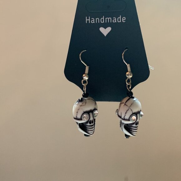 🖤 Handmade Skull Bracelet & Earrings Set - Black & White - Picture 5 of 10